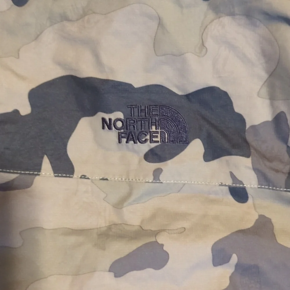 The North Face Men's Camouflage Windbreaker Rain Dryvent Jacket - Picture 5 of 9